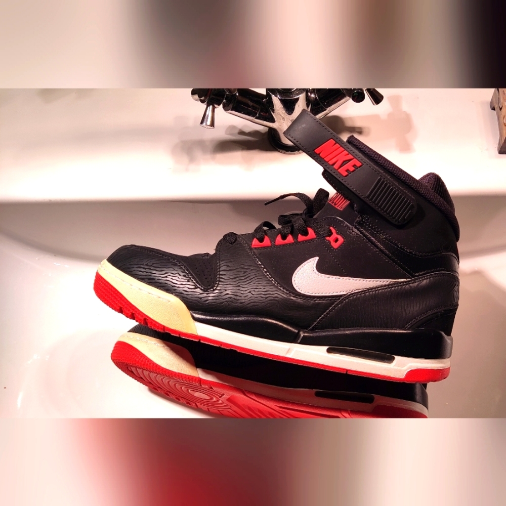 Nike Air Revolution